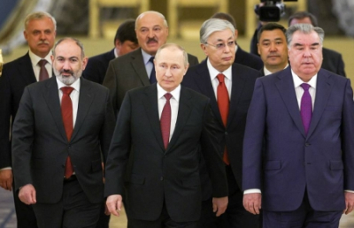Лукашенко призвал глав государств-членов ОДКБ помочь РФ бороться с расширением НАТО